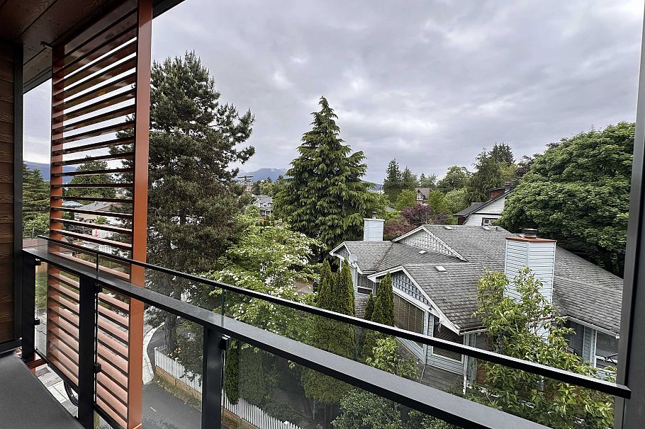 420 422 E 3rd Street North Vancouver, BC - 12