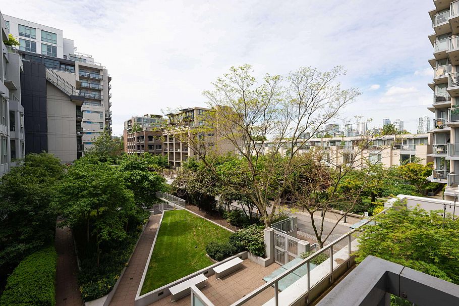 301 1887 Crowe Street Vancouver, BC - 17