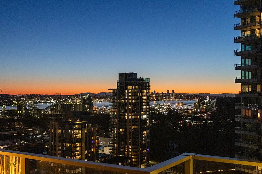 2405 1550 Fern Street North Vancouver, BC - 16