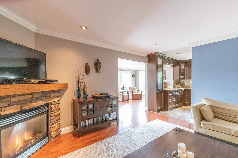 2588 Panorama Drive North Vancouver, BC - 16