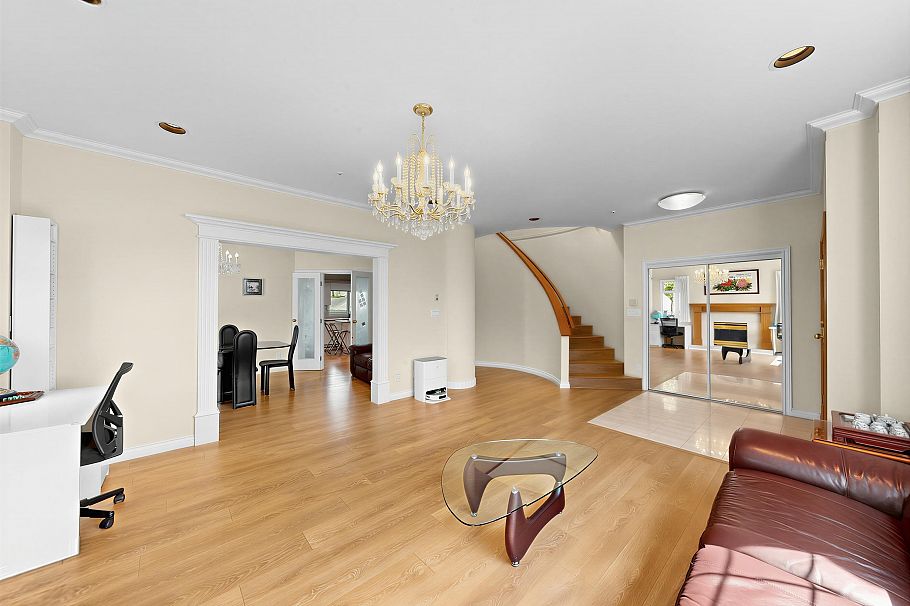 7806 Montcalm Street Vancouver, BC - 4