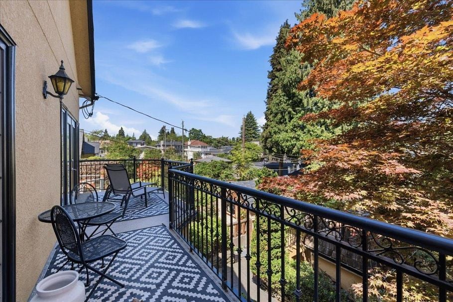 3253 W 24th Avenue Vancouver, BC - 20