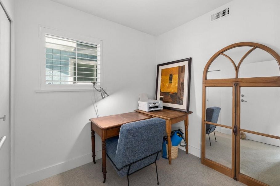 20 415 W Esplanade Avenue North Vancouver, BC - 24