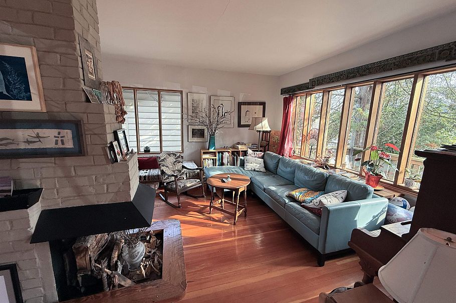 3813 W 15th Avenue Vancouver, BC - 5