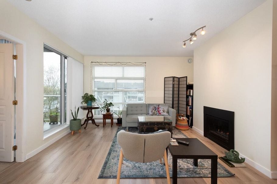402 2080 E Kent Avenue South Vancouver, BC - 5