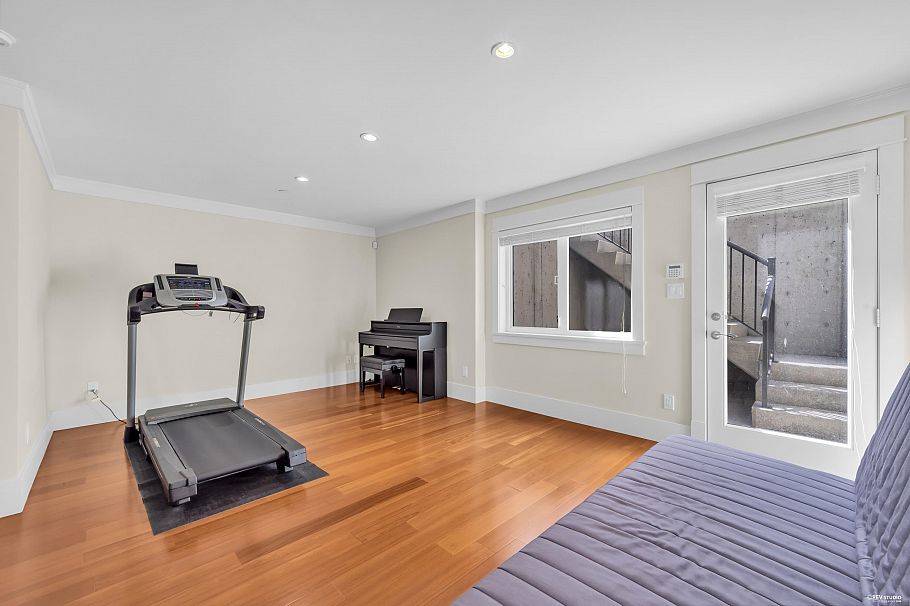 3618 W 24th Avenue Vancouver, BC - 31