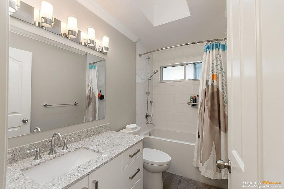 4350 W 14th Avenue Vancouver, BC - 17