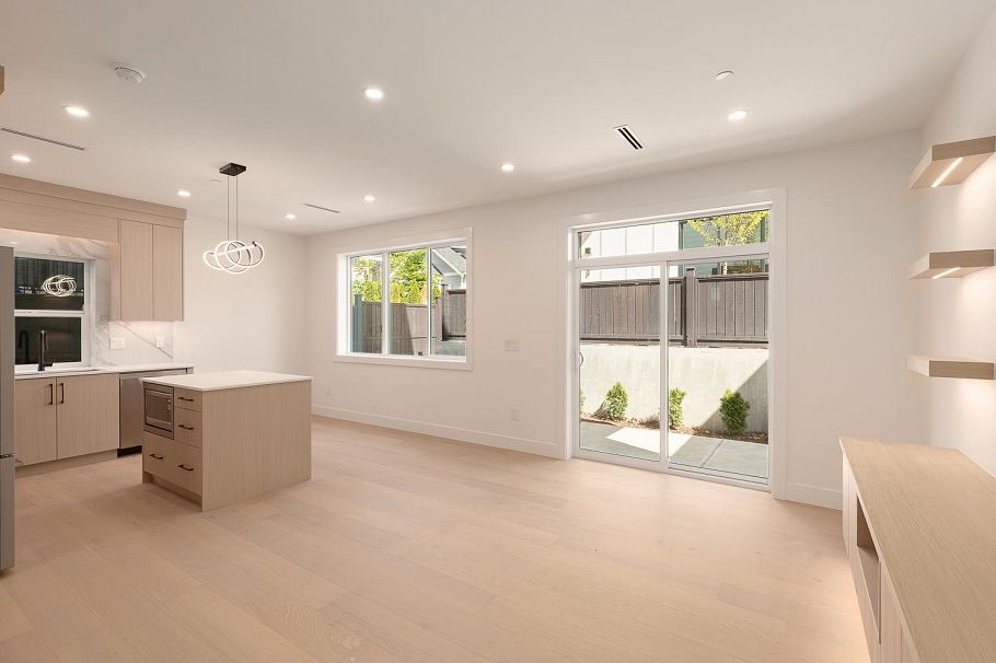 2 3635 Turner Street Vancouver, BC - 6