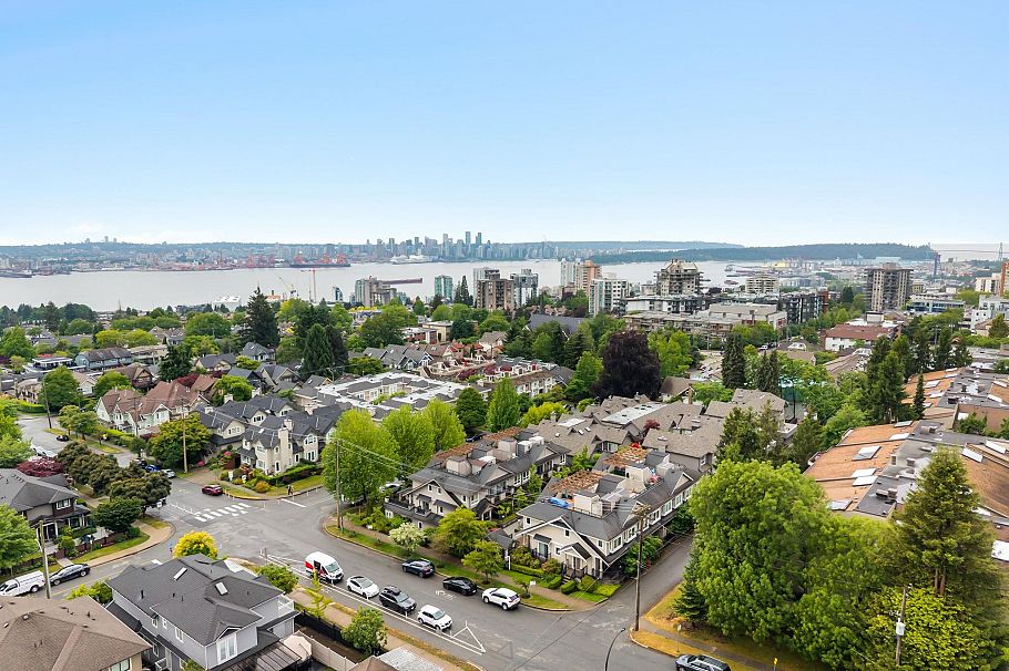 1121 St. Andrews Avenue North Vancouver, BC - 38