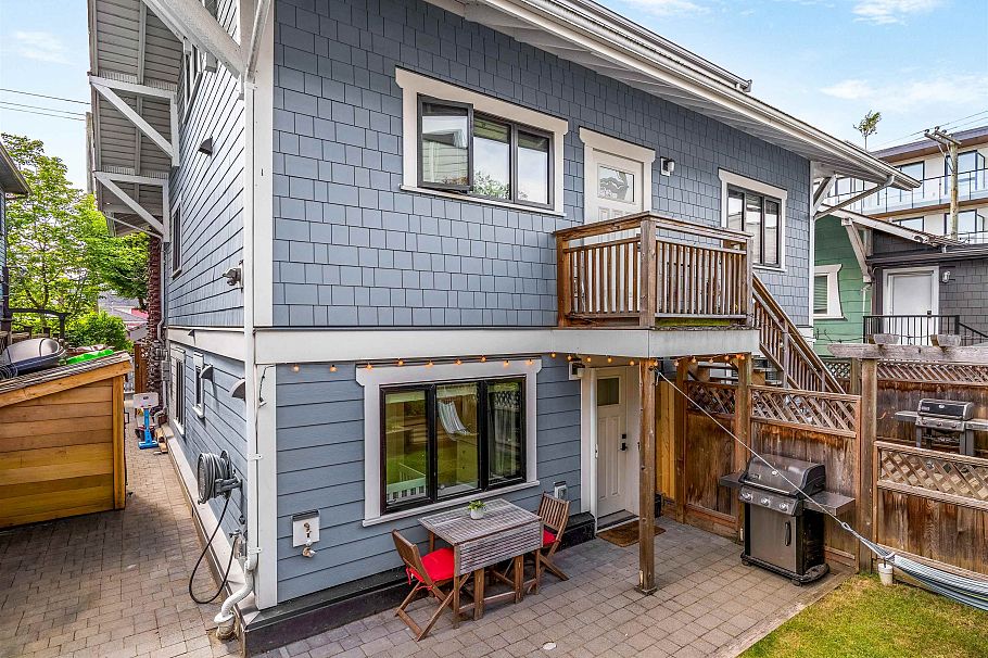 436 Lakewood Drive Vancouver, BC - 32