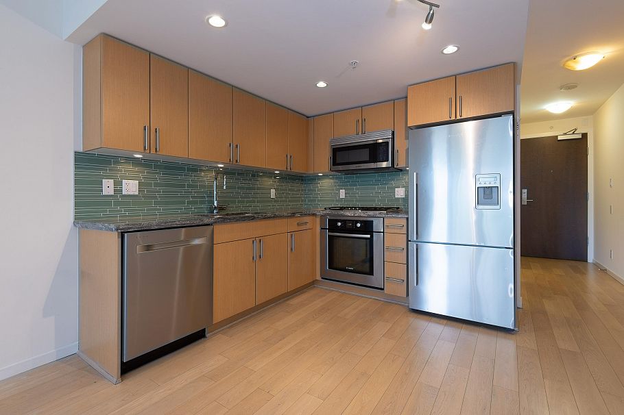 301 1887 Crowe Street Vancouver, BC - 6