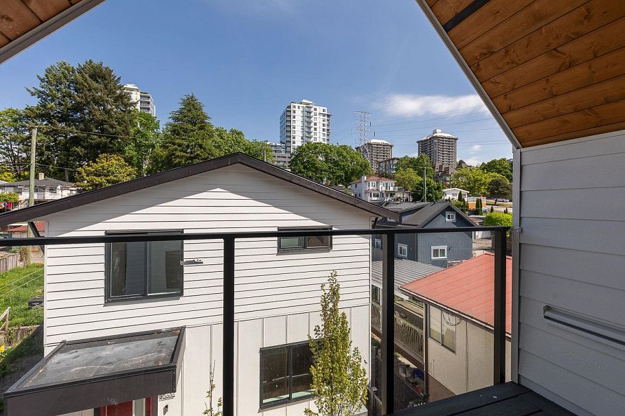 2 3635 Turner Street Vancouver, BC - 34