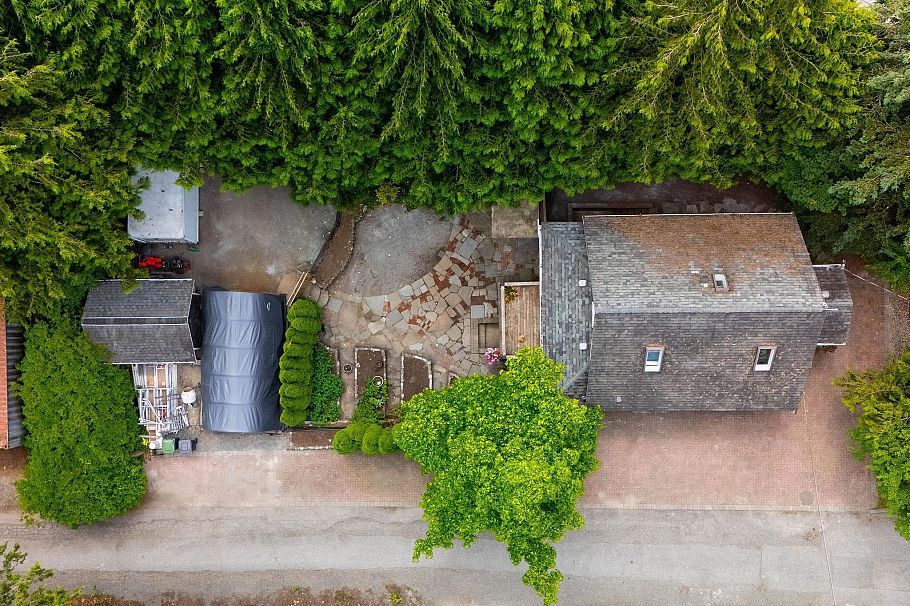 1075 Gladwin Drive North Vancouver, BC - 4