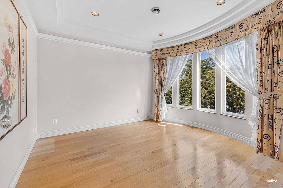 B205 1463 W 57th Street Vancouver, BC - 3
