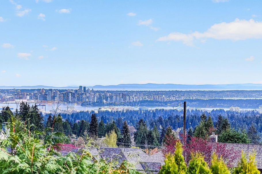 668 Alpine Court North Vancouver, BC - 18