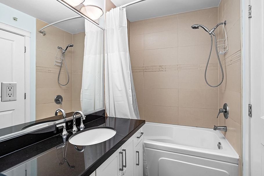 1121 St. Andrews Avenue North Vancouver, BC - 20