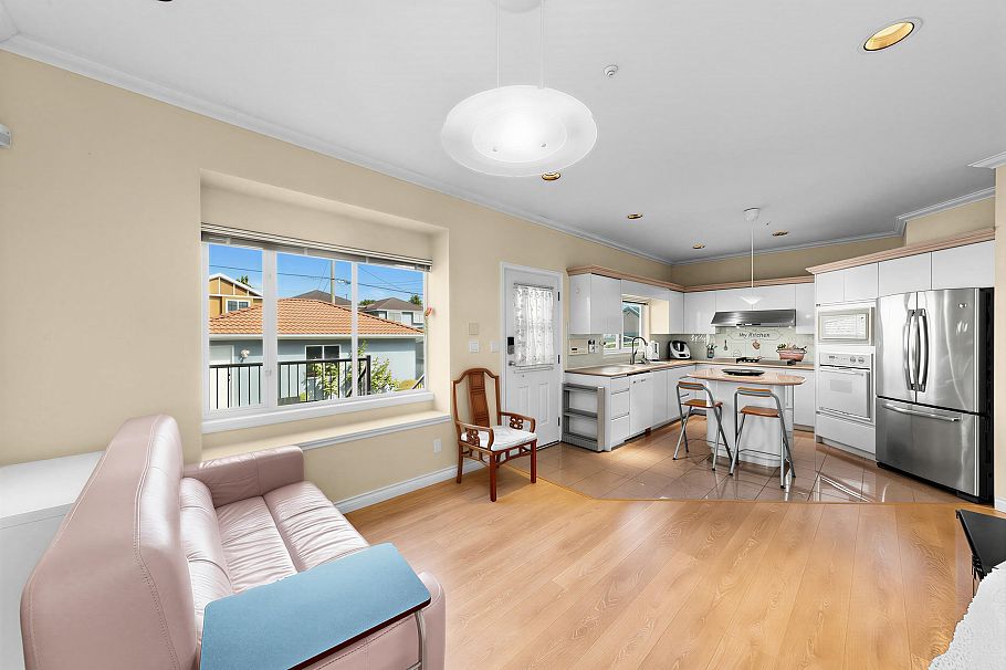 7806 Montcalm Street Vancouver, BC - 13