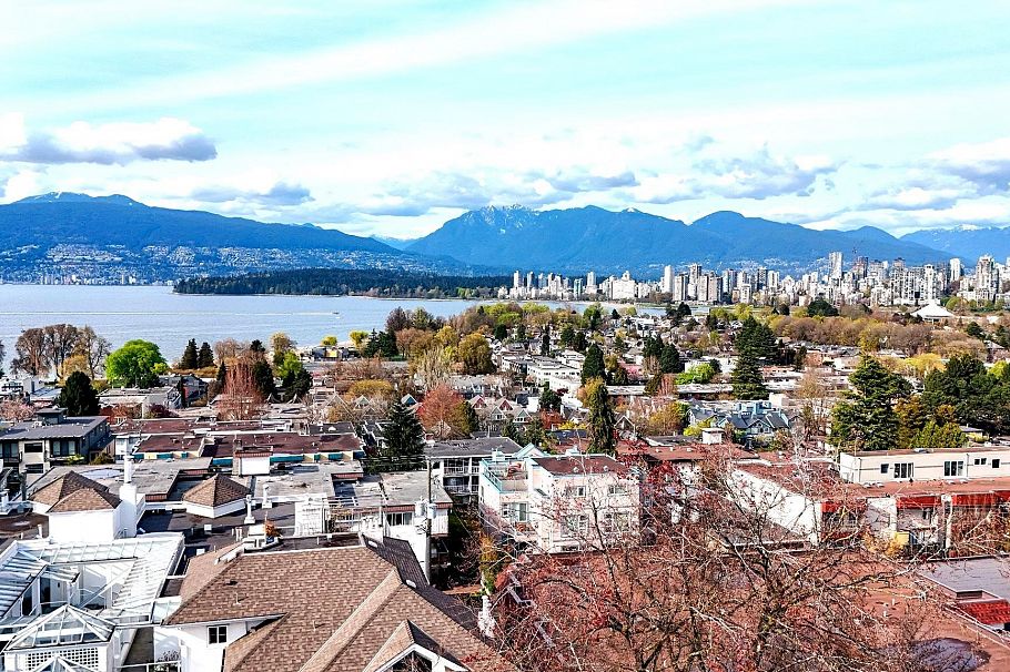 2158 W 3rd Avenue Vancouver, BC - 12