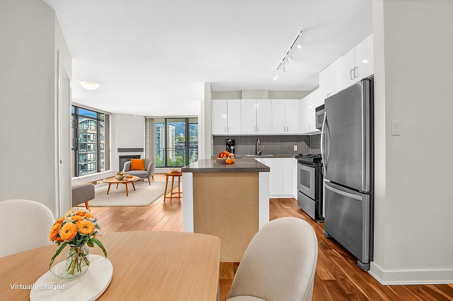 1206 155 W 1 Street North Vancouver, BC - 12
