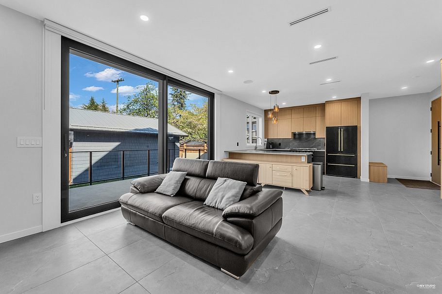 2 2091 E 20th Avenue Vancouver, BC - 15