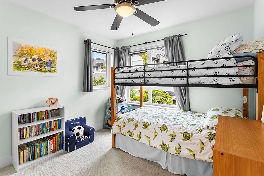 1121 St. Andrews Avenue North Vancouver, BC - 24