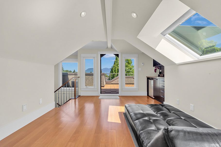 3618 W 24th Avenue Vancouver, BC - 27
