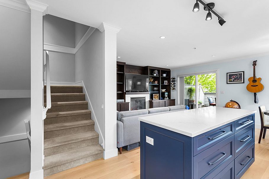 1121 St. Andrews Avenue North Vancouver, BC - 13
