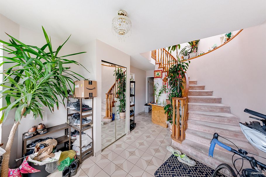 2945 E Graveley Street Vancouver, BC - 8