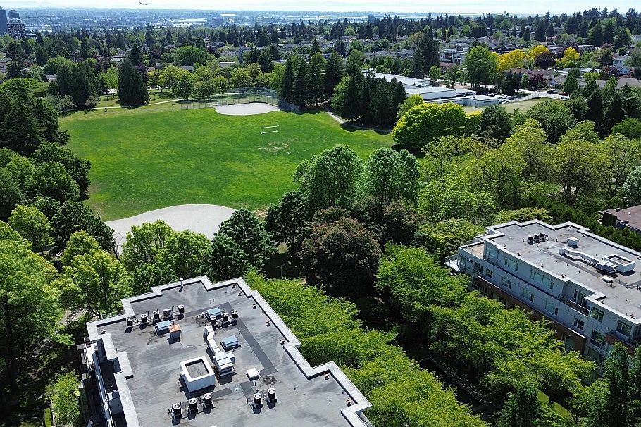 602 618 W 45th Avenue Vancouver, BC - 3