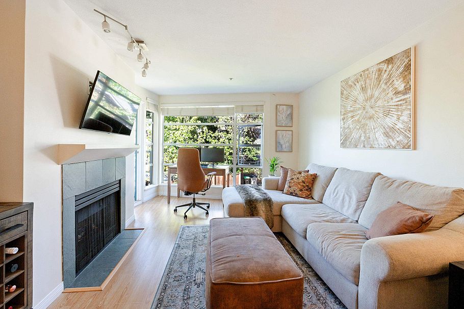 304 2525 W 4th Avenue Vancouver, BC - 1