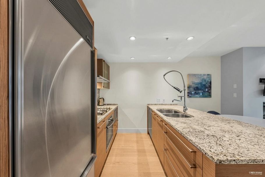 3307 1111 Alberni Street Vancouver, BC - 5