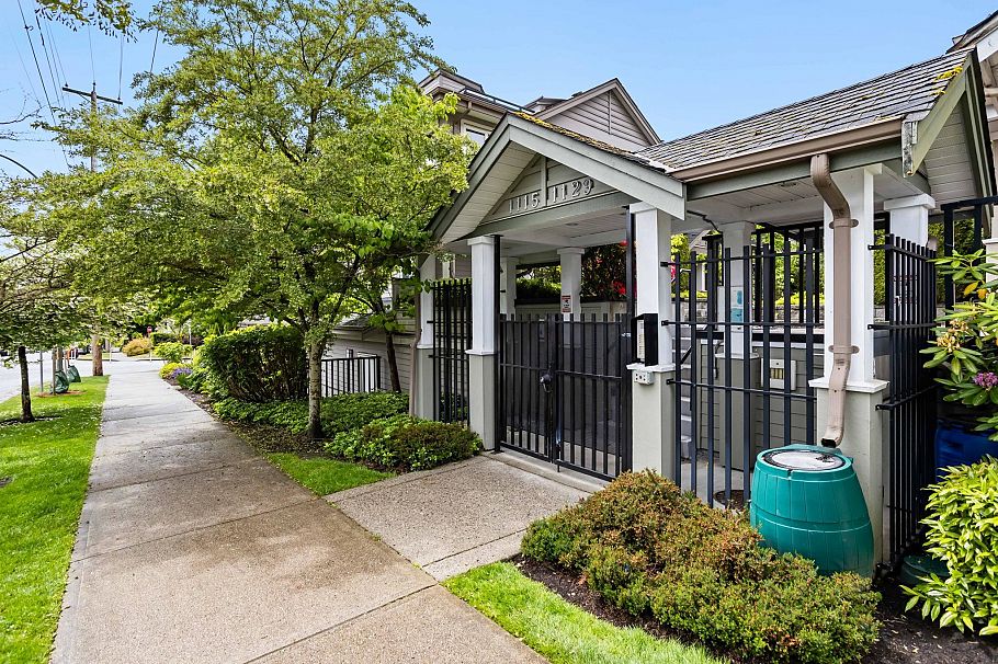 1121 St. Andrews Avenue North Vancouver, BC - 34