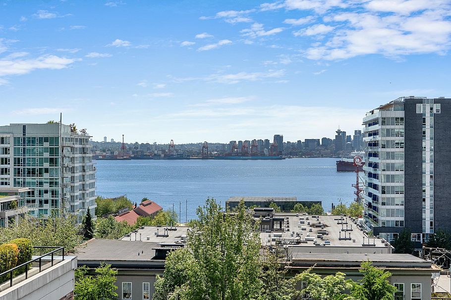 411 105 W 2nd Street North Vancouver, BC - 1