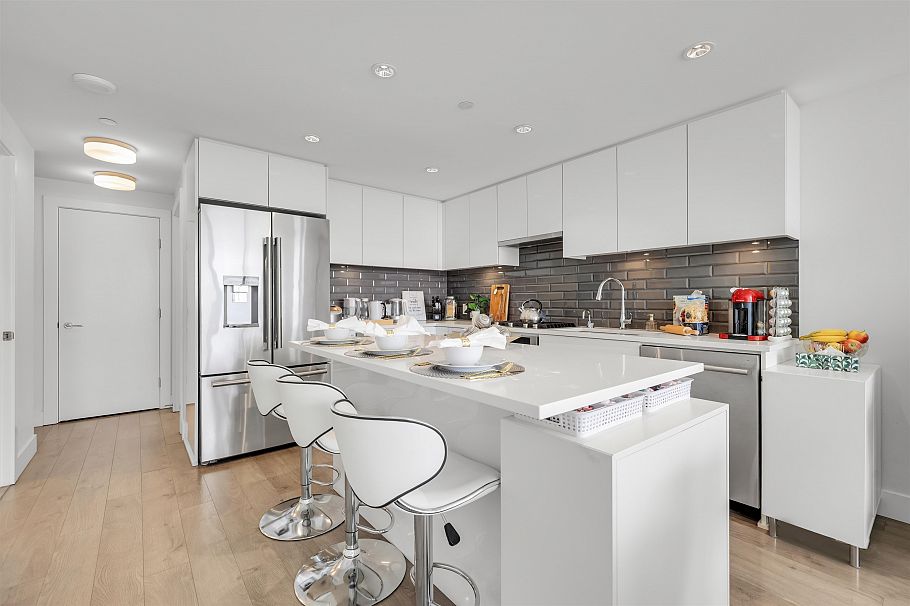 702 3451 Sawmill Crescent Vancouver, BC - 4