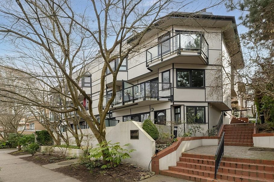1286 W 7th Avenue Vancouver, BC - 35