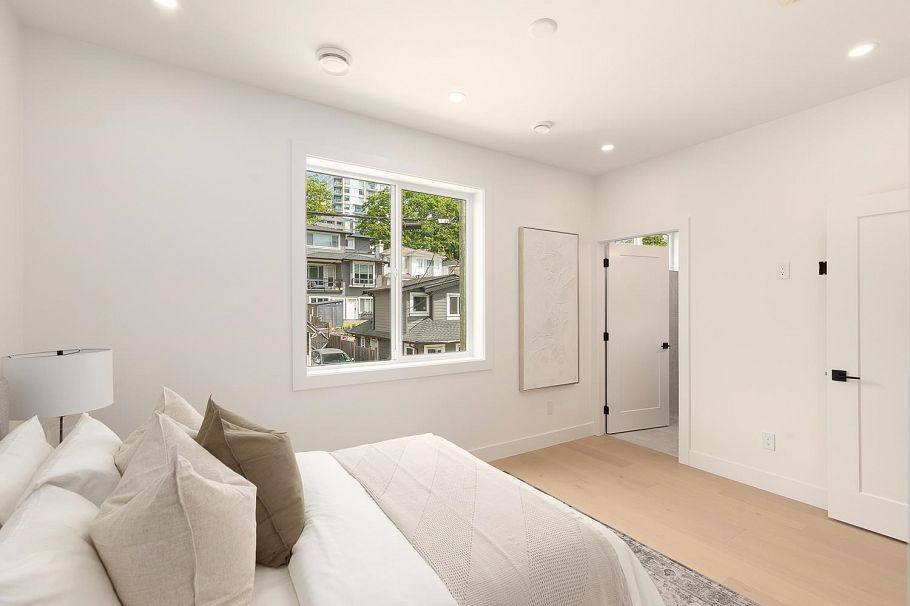 4 3635 Turner Street Vancouver, BC - 19