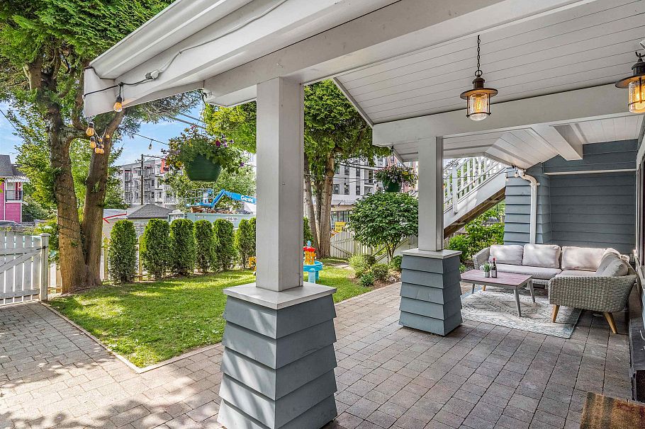 436 Lakewood Drive Vancouver, BC - 33