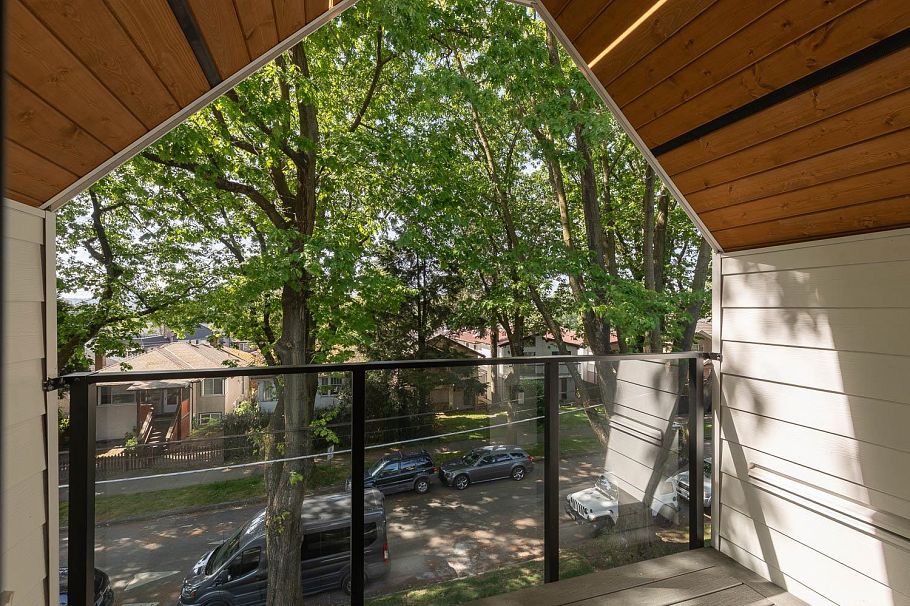 1 3635 Turner Street Vancouver, BC - 32