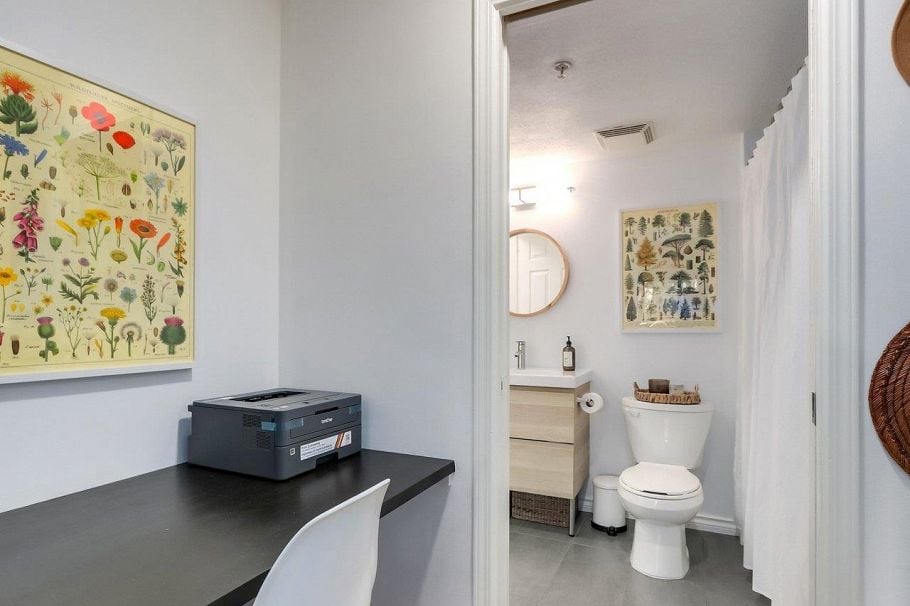 414 345 Lonsdale Avenue North Vancouver, BC - 22