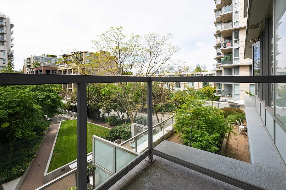 301 1887 Crowe Street Vancouver, BC - 16