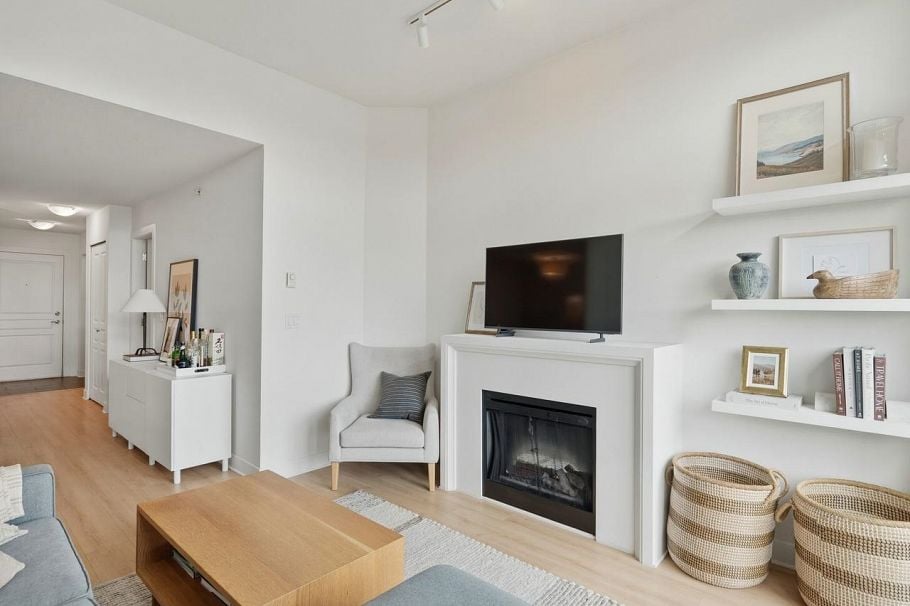 414 738 E 29th Avenue Vancouver, BC - 4