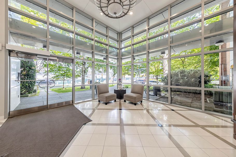 602 618 W 45th Avenue Vancouver, BC - 14