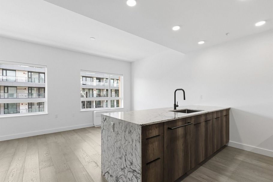 306 3590 W 39th Avenue Vancouver, BC - 1