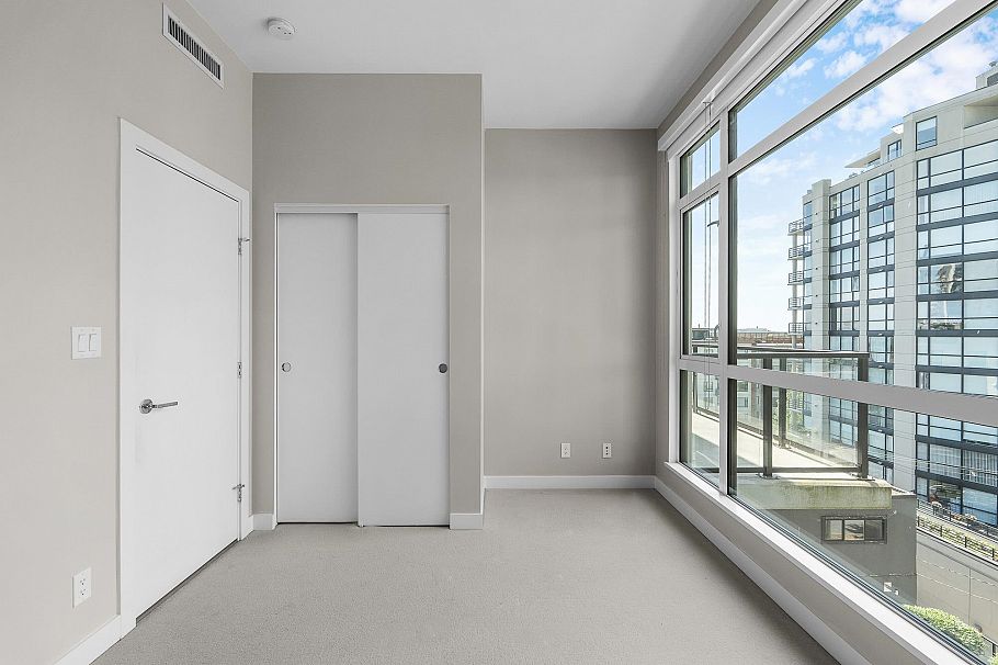 411 105 W 2nd Street North Vancouver, BC - 20