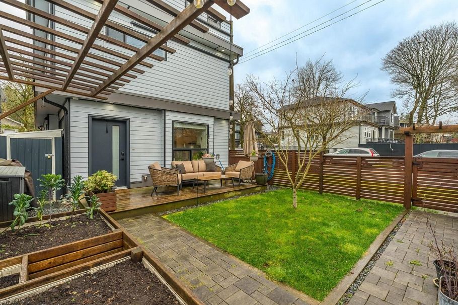 1805 E 37th Avenue Vancouver, BC - 22
