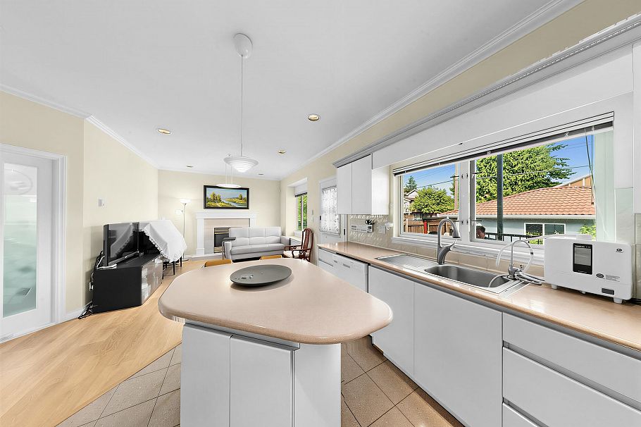 7806 Montcalm Street Vancouver, BC - 19