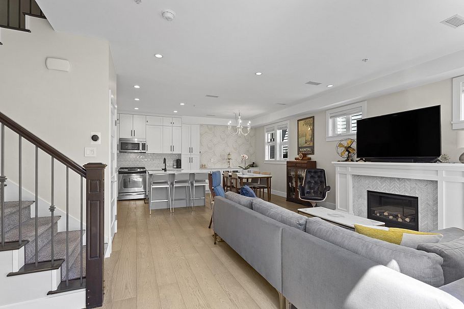 1020 E 13th Avenue Vancouver, BC - 22