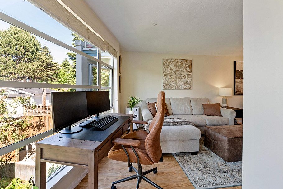 304 2525 W 4th Avenue Vancouver, BC - 2