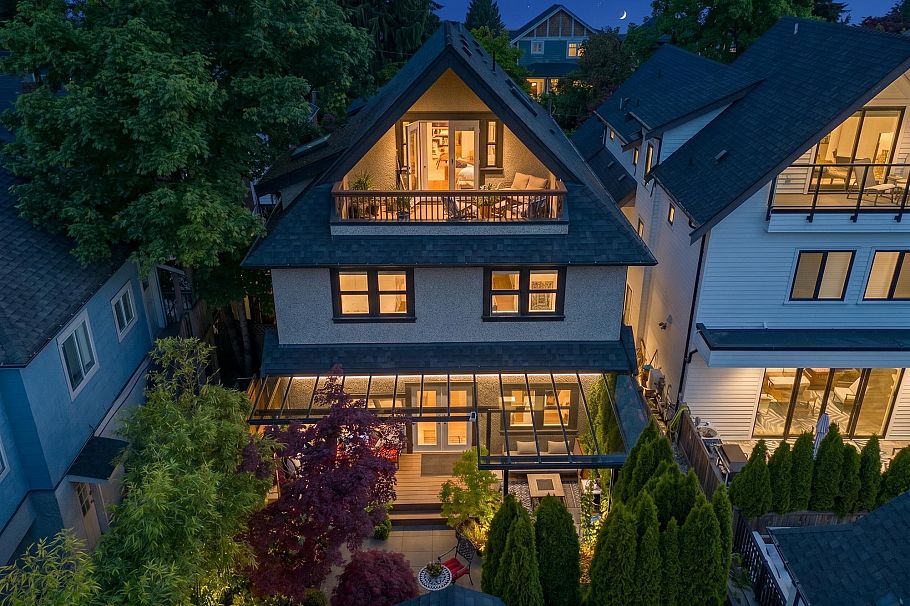 1020 E 13th Avenue Vancouver, BC - 2