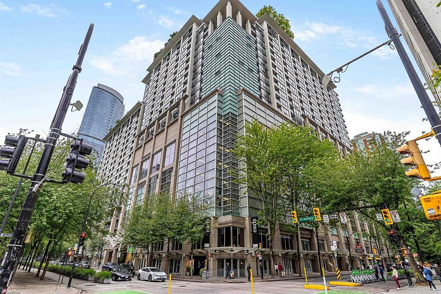 204 933 Hornby Street Vancouver, BC - 1
